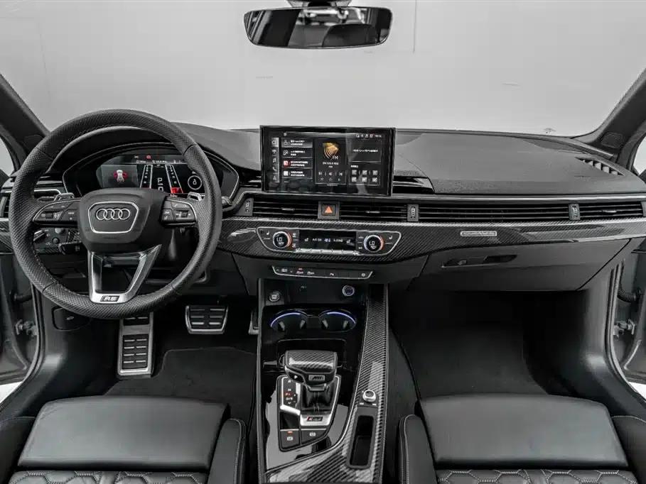 2023 Audi RS4 Avant Dark Gold Edition — миниатюра 31