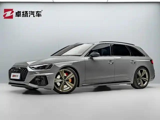 2023 Audi RS4 Avant Dark Gold Edition