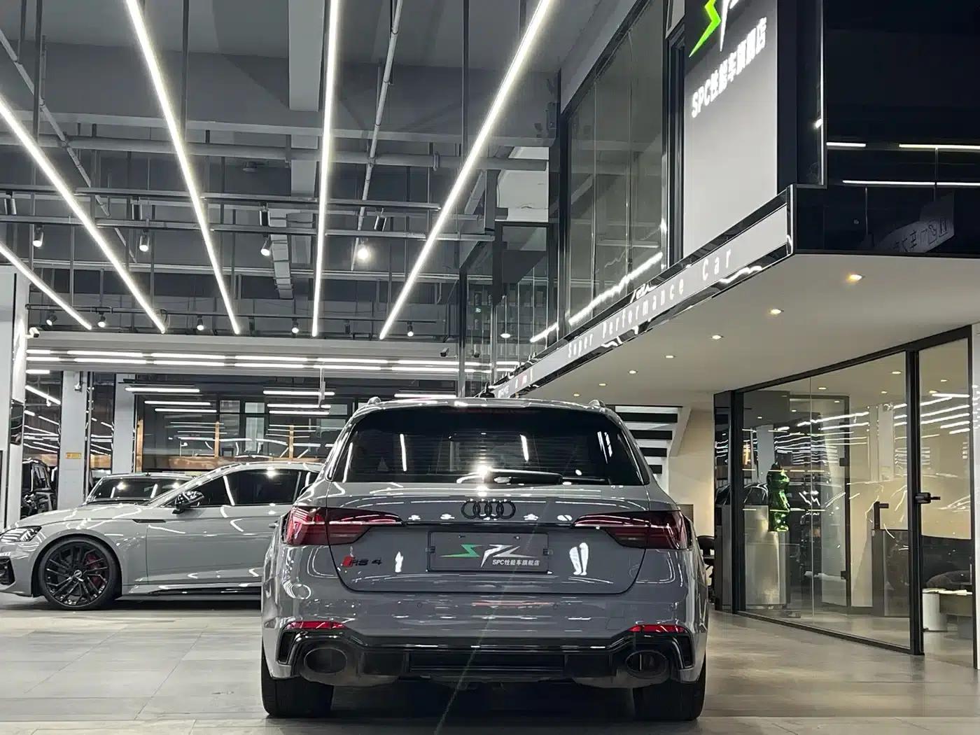 2021 Audi RS 4 RS4 Avant Dark Gold Edition — миниатюра 18