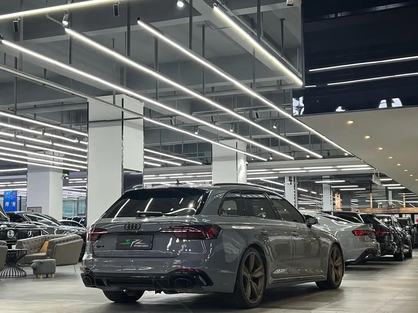2021 Audi RS 4 RS4 Avant Dark Gold Edition — миниатюра 19