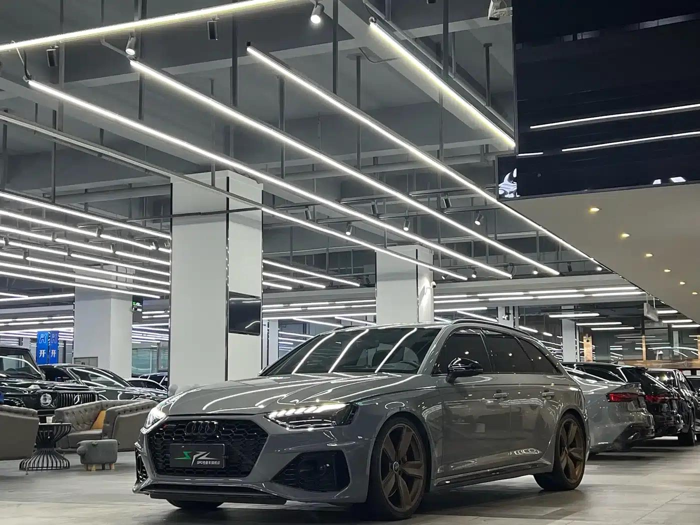 2021 Audi RS 4 RS4 Avant Dark Gold Edition — миниатюра 3