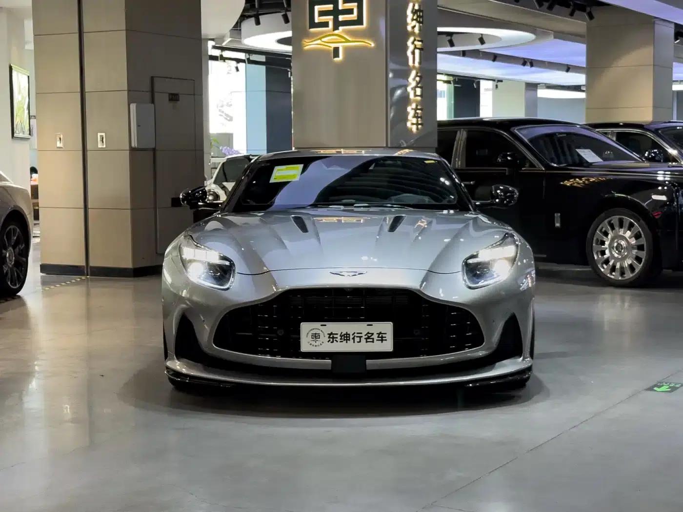 Aston Martin DB12 2025 4.0T V8 Coupe — миниатюра 2