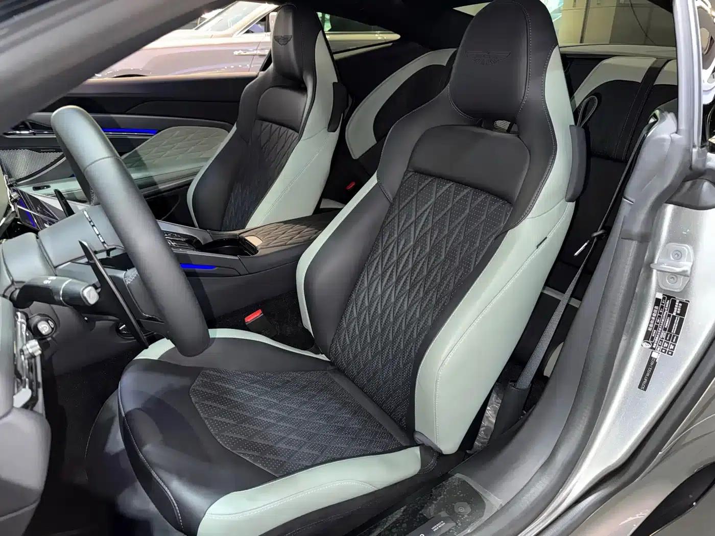 Aston Martin DB12 2025 4.0T V8 Coupe — миниатюра 12