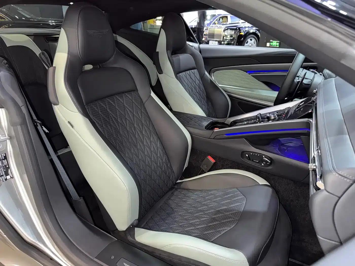 Aston Martin DB12 2025 4.0T V8 Coupe — миниатюра 19