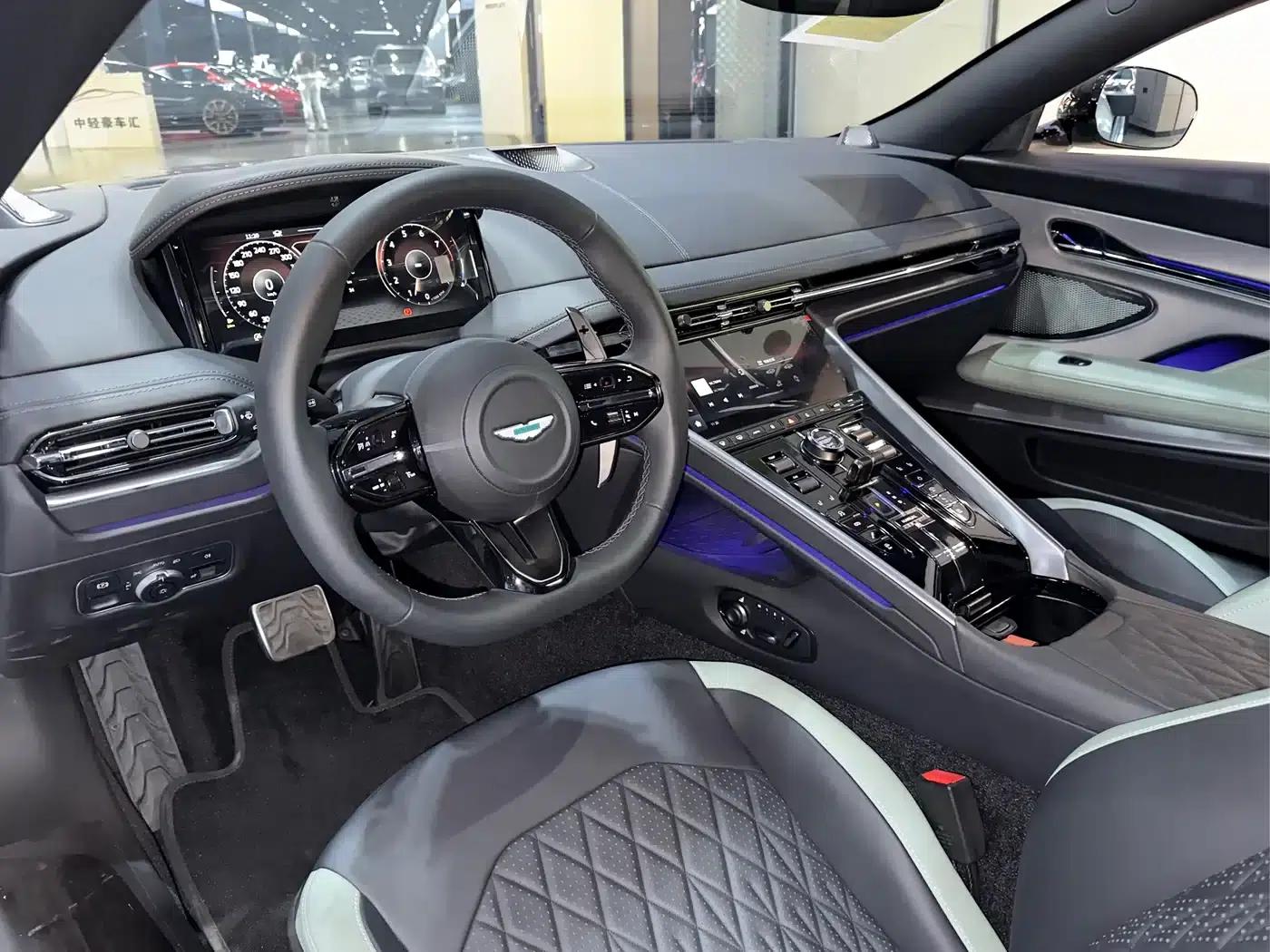 Aston Martin DB12 2025 4.0T V8 Coupe — миниатюра 5