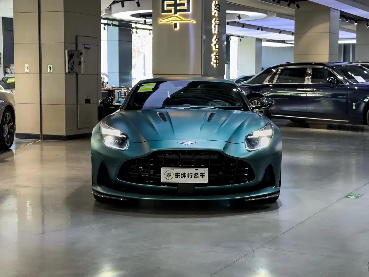 Aston Martin DB12 2025 4.0T V8 Coupe — миниатюра 2