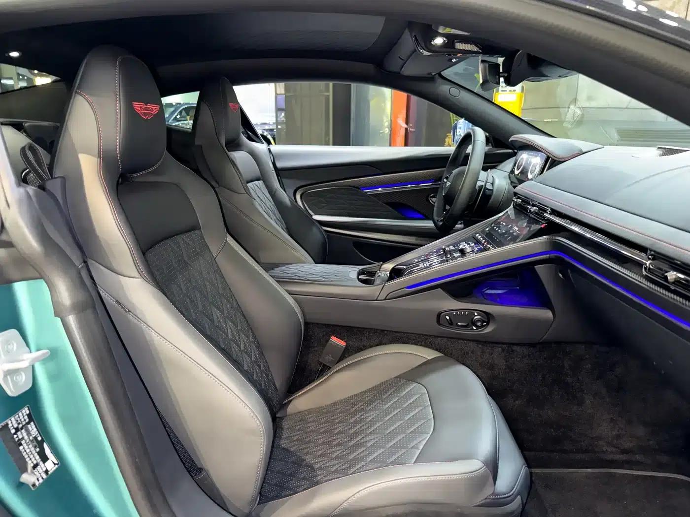 Aston Martin DB12 2025 4.0T V8 Coupe — миниатюра 16