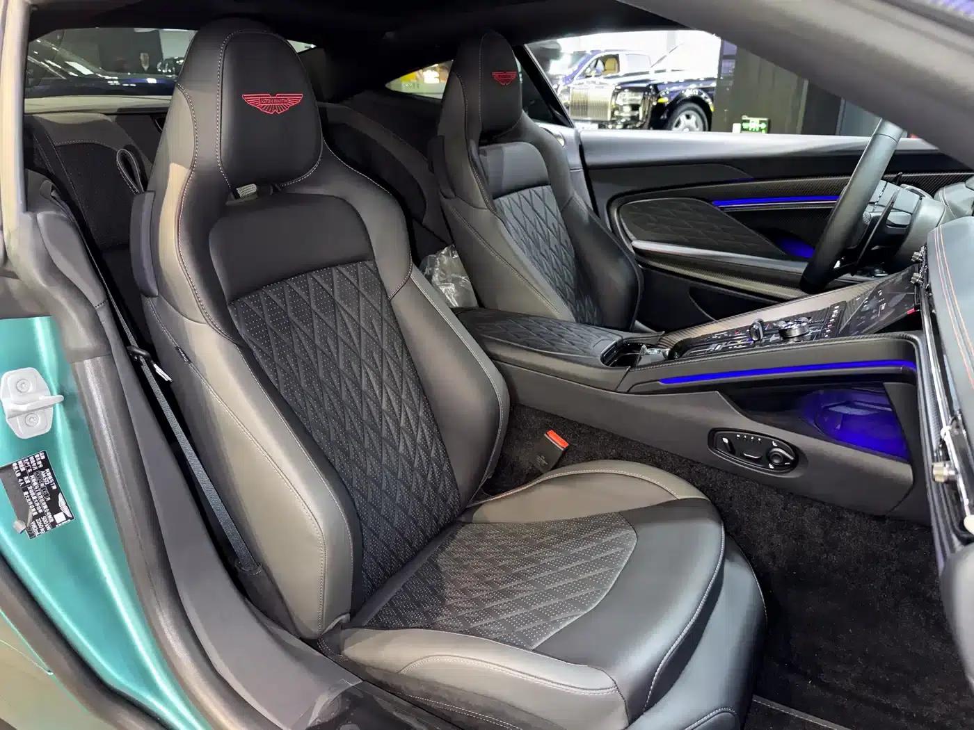 Aston Martin DB12 2025 4.0T V8 Coupe — миниатюра 17