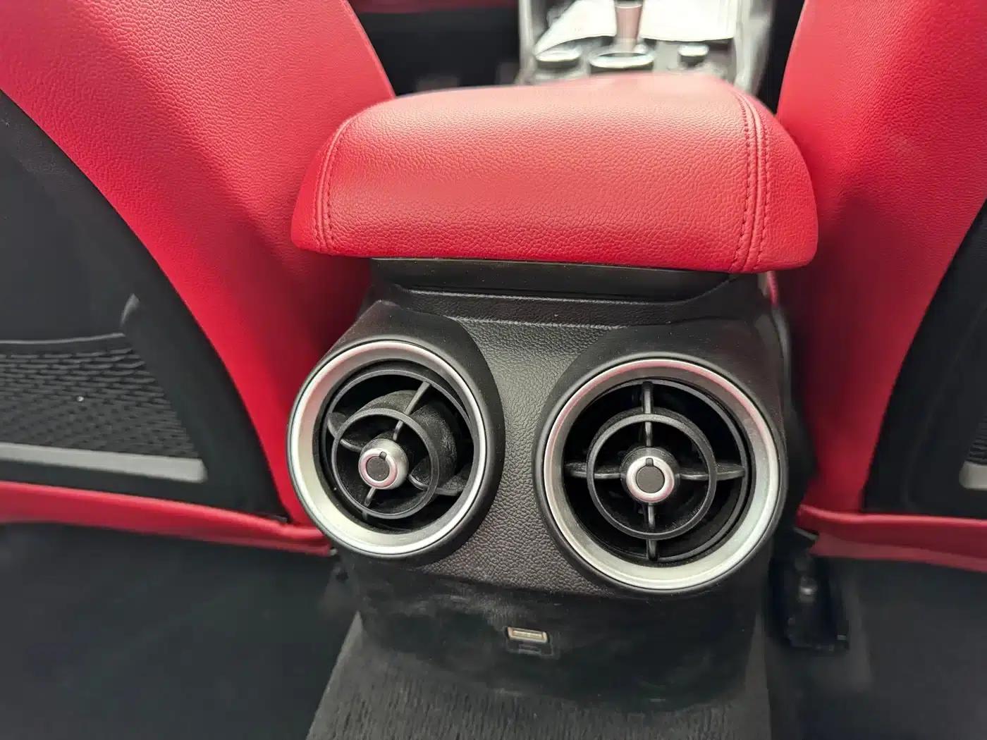 Giulia Juliet 2017 2.0T 200HP Luxury Edition — миниатюра 11
