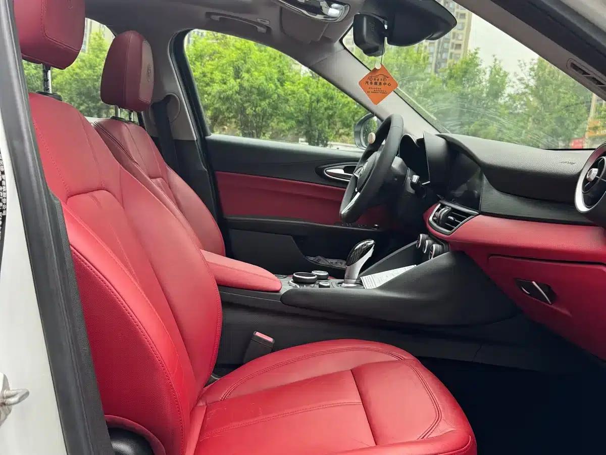 Giulia Juliet 2017 2.0T 200HP Luxury Edition — миниатюра 12