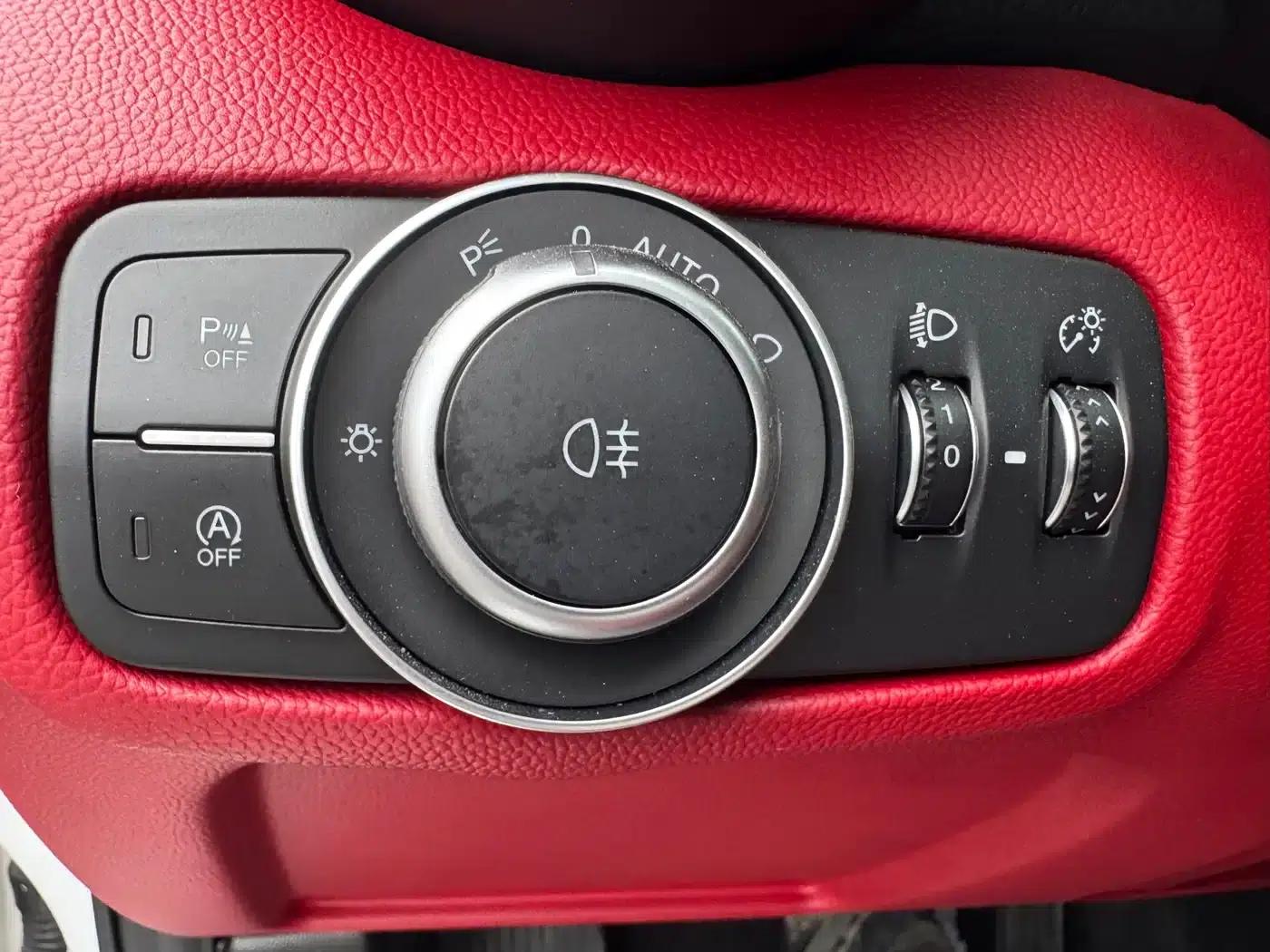 Giulia Juliet 2017 2.0T 200HP Luxury Edition — миниатюра 14