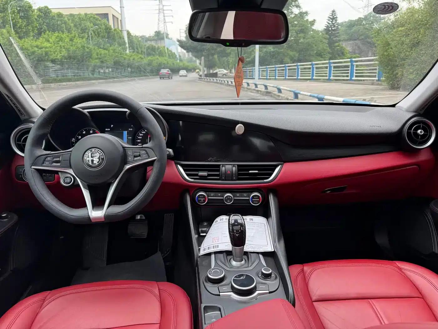 Giulia Juliet 2017 2.0T 200HP Luxury Edition — миниатюра 6