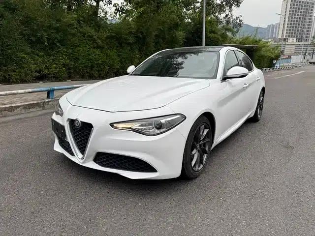 Giulia Juliet 2017 2.0T 200HP Luxury Edition