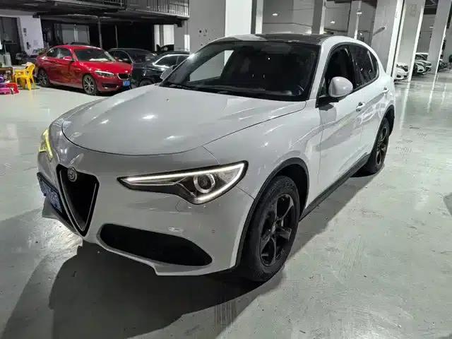 2017 Stelvio 2.0T 200HP Elite Edition