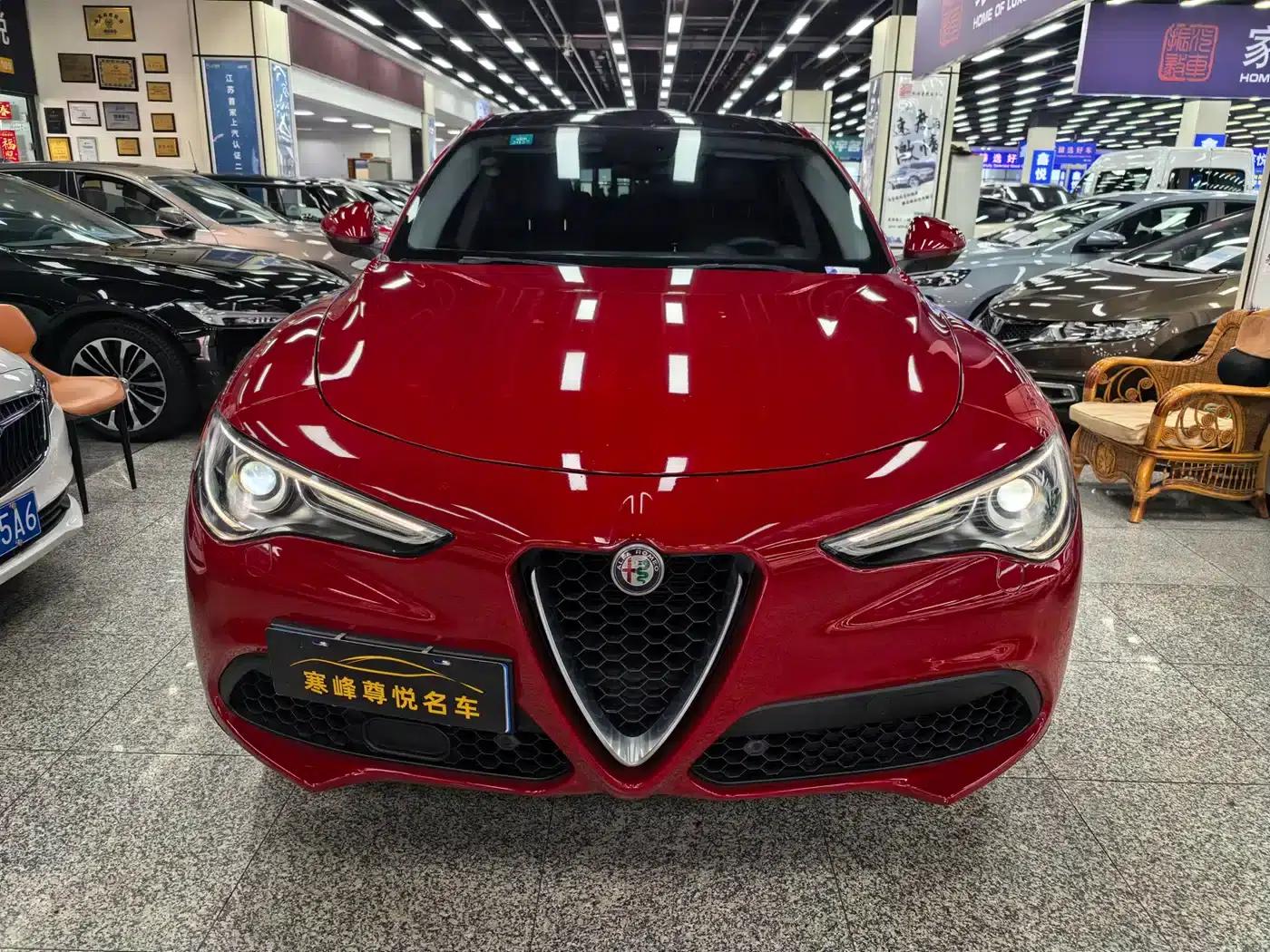 2017 Stelvio 2.0T 200HP Elite Edition — миниатюра 3