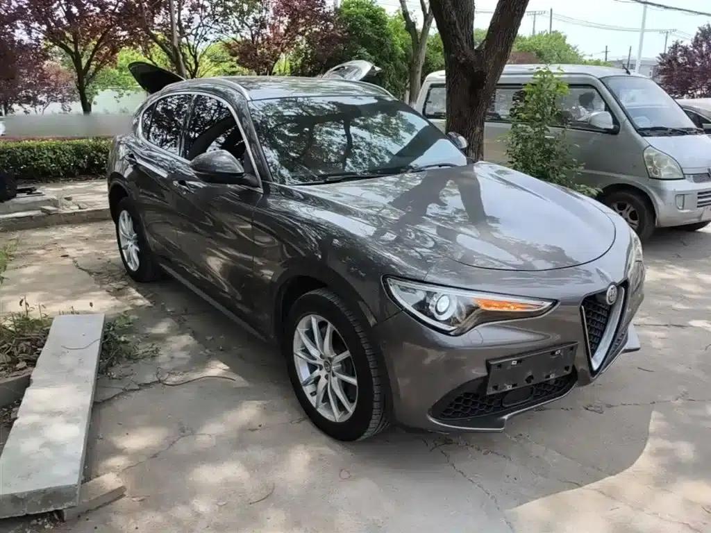 2020 Stelvio 2.0T 280HP Luxury Edition — миниатюра 4
