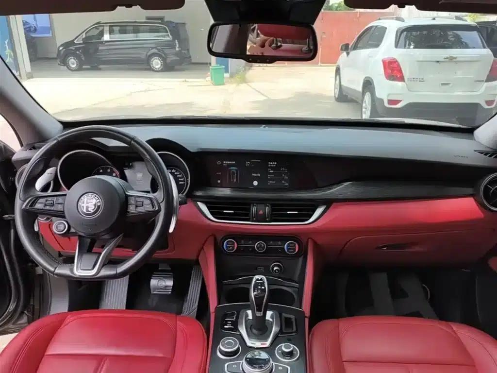 2020 Stelvio 2.0T 280HP Luxury Edition — миниатюра 10