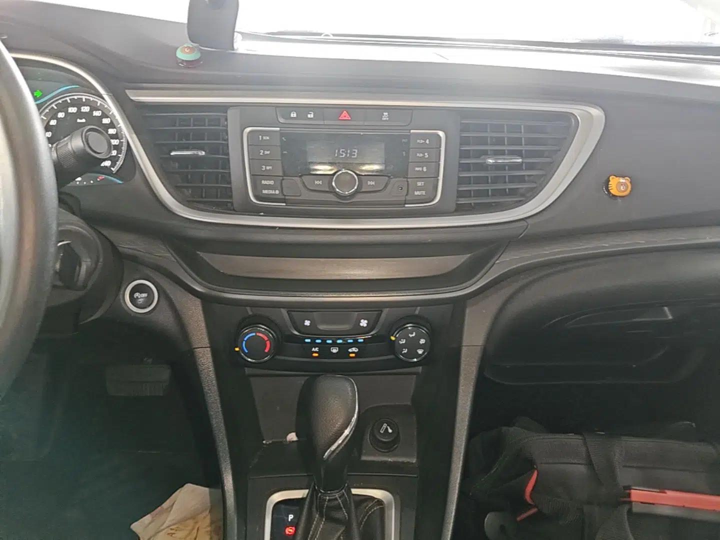 Buick Excelle GX 2018 18T Automatic Elite Model — миниатюра 16
