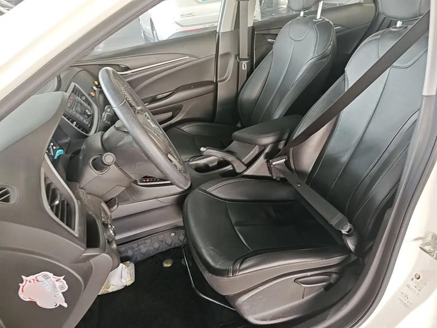 Buick Excelle GX 2018 18T Automatic Elite Model — миниатюра 18