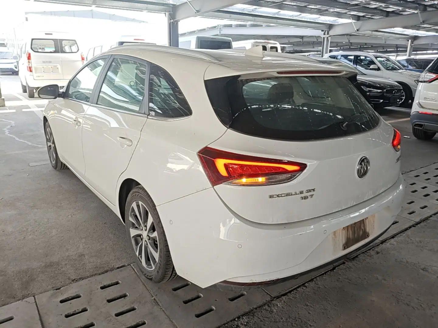 Buick Excelle GX 2018 18T Automatic Elite Model — миниатюра 4