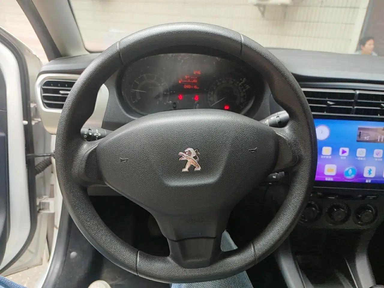 Peugeot 301 2016 1.6L Manual Comfort Edition — миниатюра 11