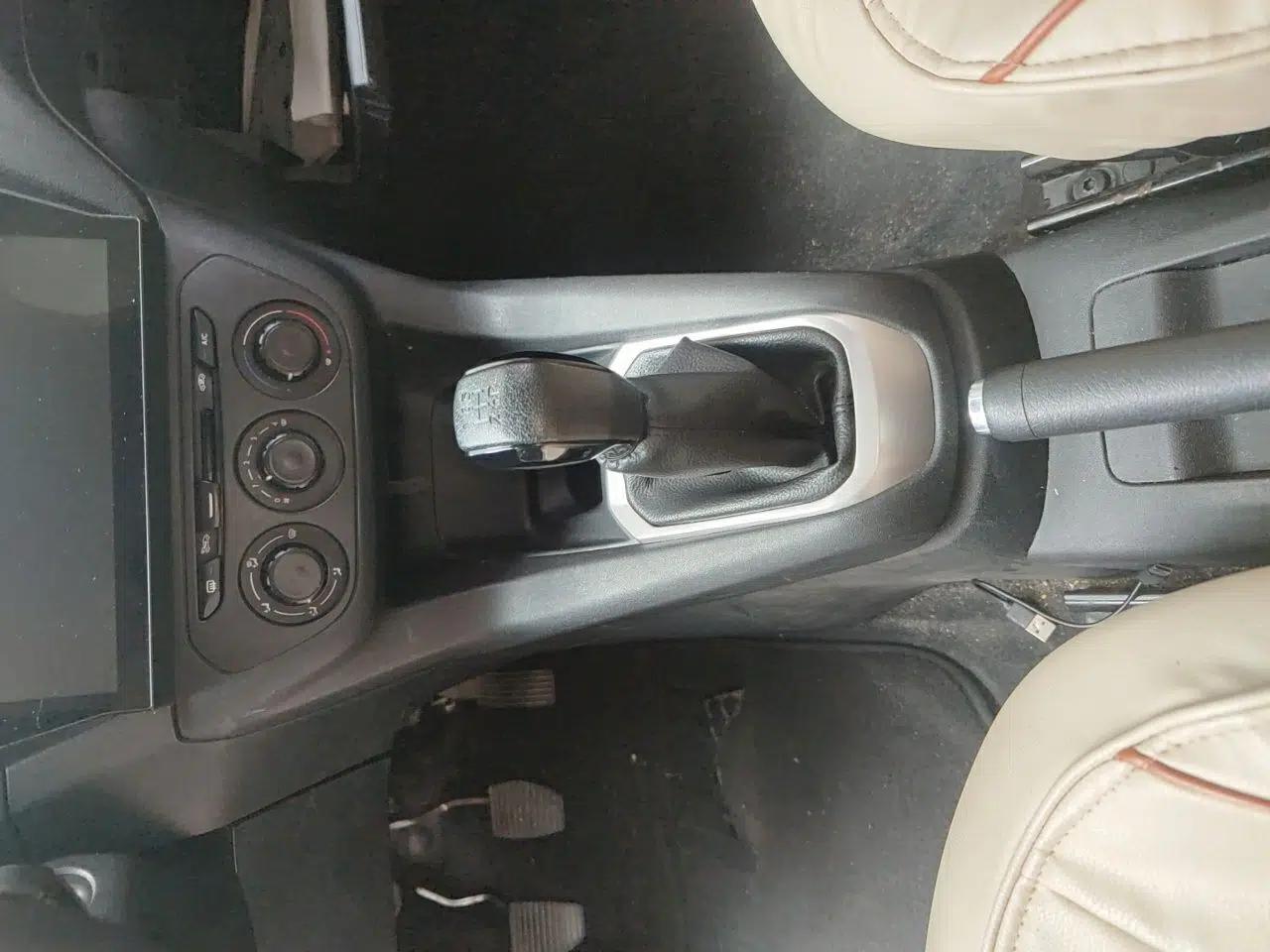 Peugeot 301 2016 1.6L Manual Comfort Edition — миниатюра 15
