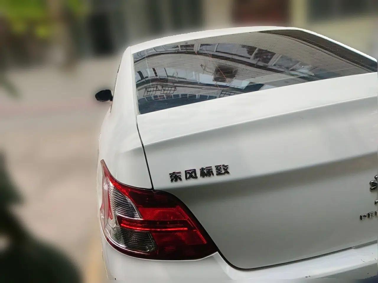 Peugeot 301 2016 1.6L Manual Comfort Edition — миниатюра 4
