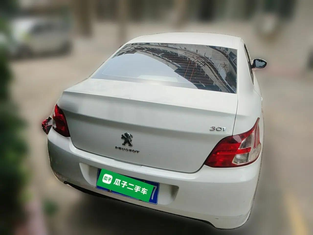 Peugeot 301 2016 1.6L Manual Comfort Edition — миниатюра 5