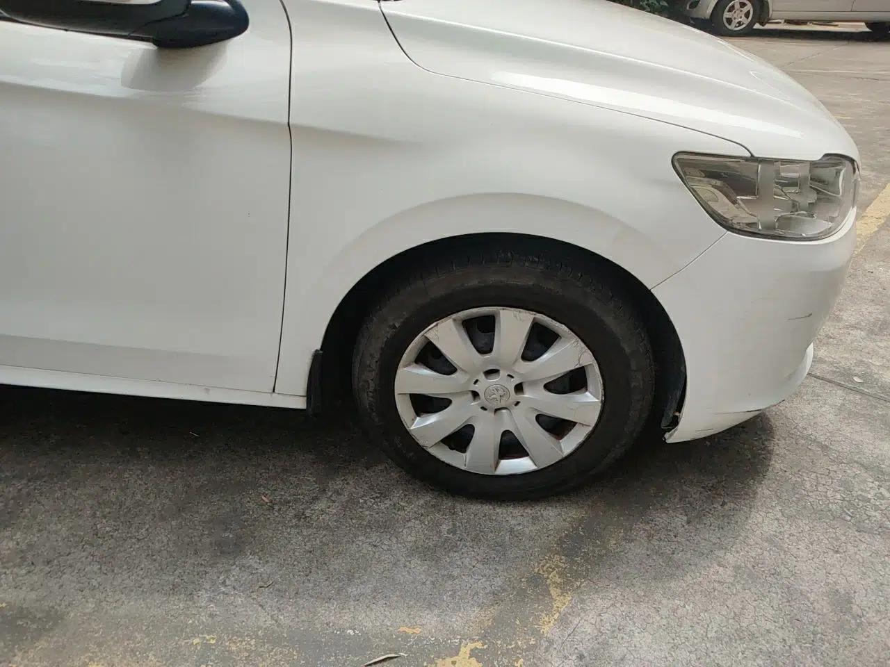 Peugeot 301 2016 1.6L Manual Comfort Edition — миниатюра 8