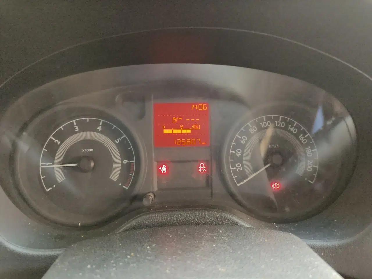 Peugeot 301 2014 1.6L Manual Comfort Edition — миниатюра 12