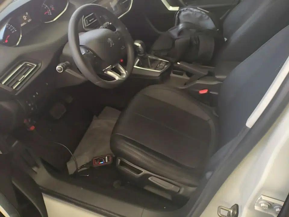 Peugeot 308S 2015 1.2T Automatic Jingchi Edition — миниатюра 18