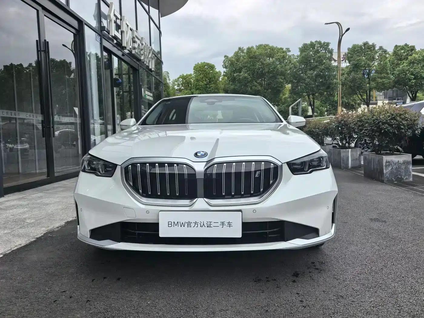 BMW i5 2024 eDrive 35L Premium Luxury Package — миниатюра 2