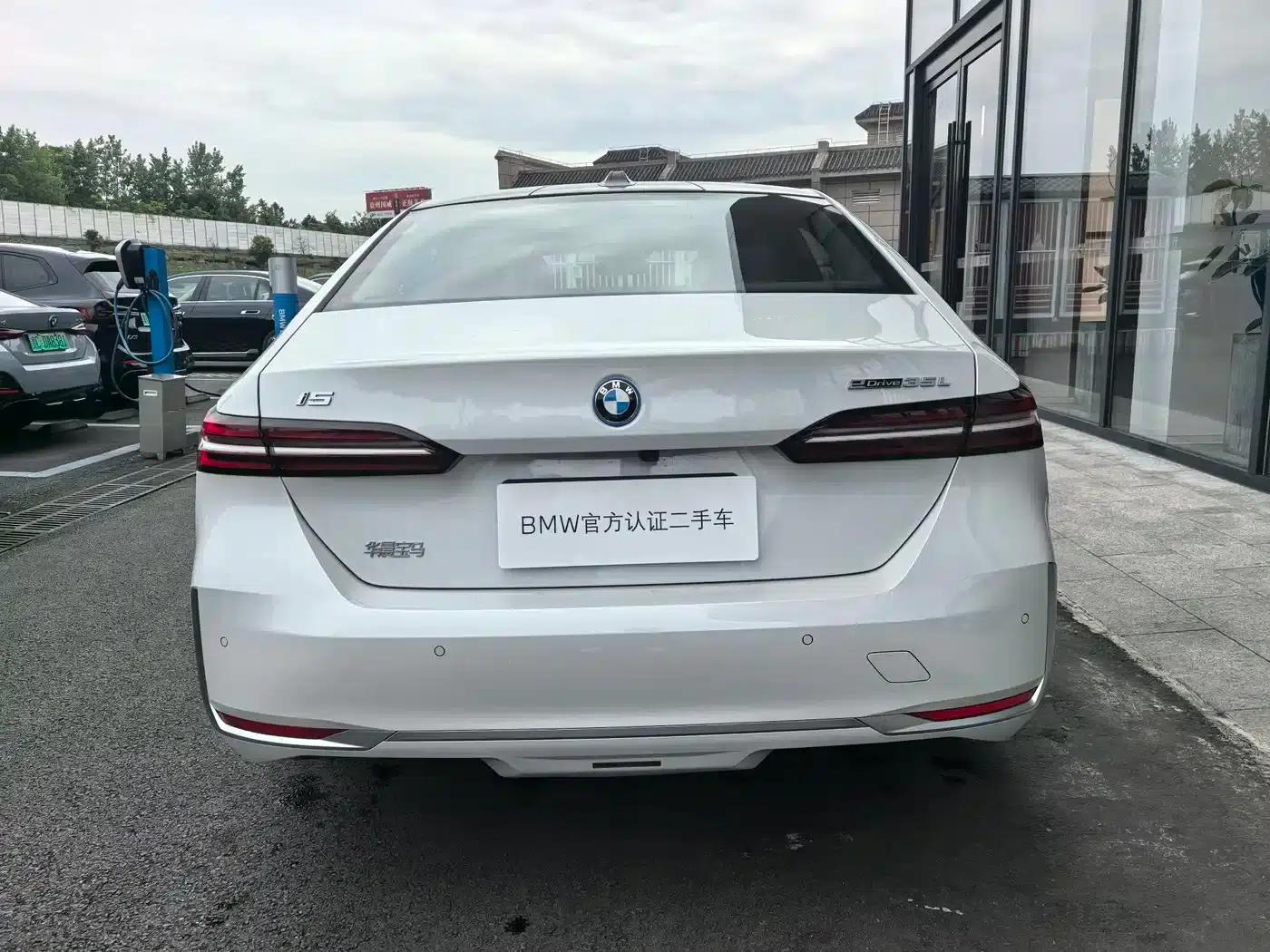 BMW i5 2024 eDrive 35L Premium Luxury Package — миниатюра 6