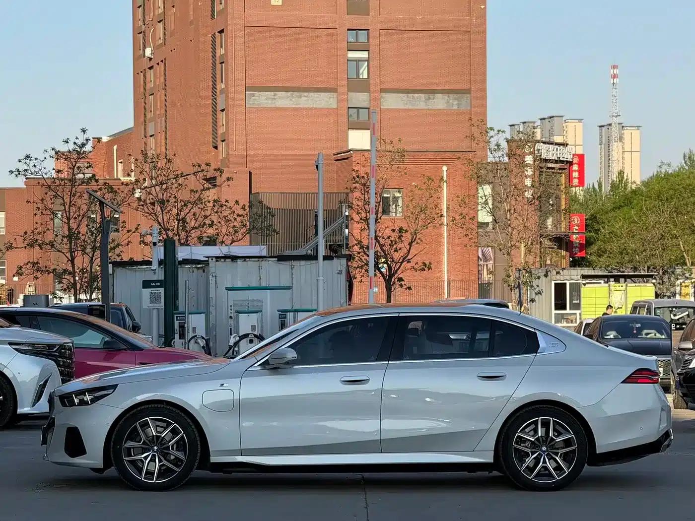 BMW i5 2024 eDrive 35L Premium M Sport Package — миниатюра 4