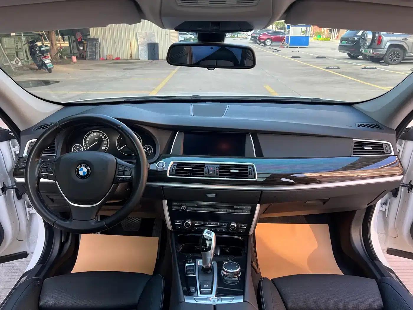 BMW 5 Series GT 2015 528i Luxury — миниатюра 4