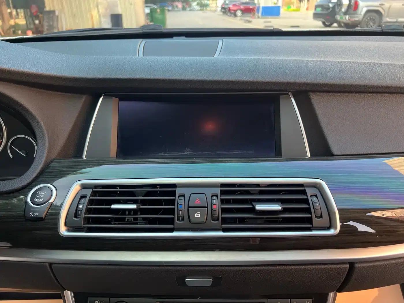 BMW 5 Series GT 2015 528i Luxury — миниатюра 10