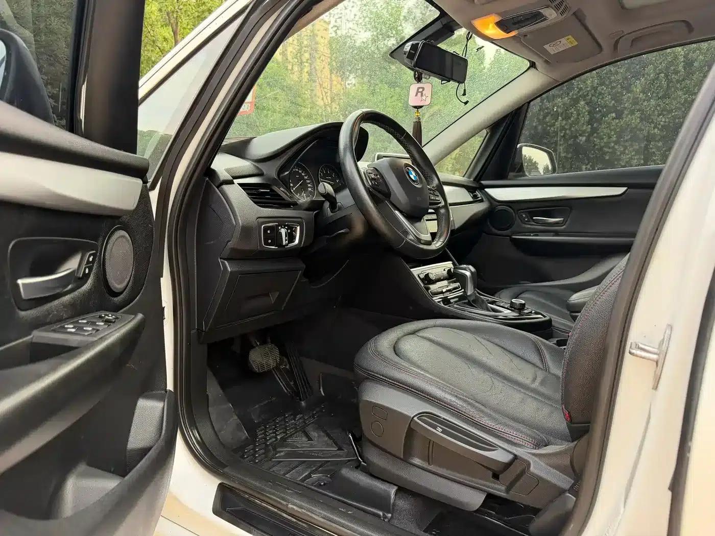 2016 BMW 2 Series Gran Tourer 218i Leading Edition — миниатюра 2
