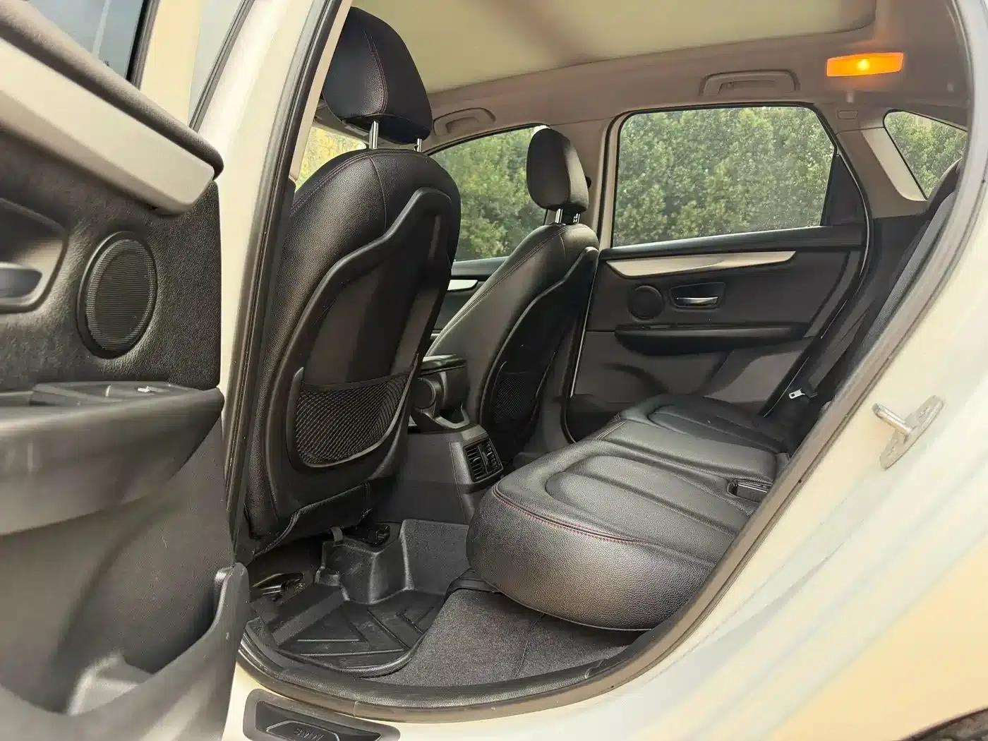 2016 BMW 2 Series Gran Tourer 218i Leading Edition — миниатюра 3