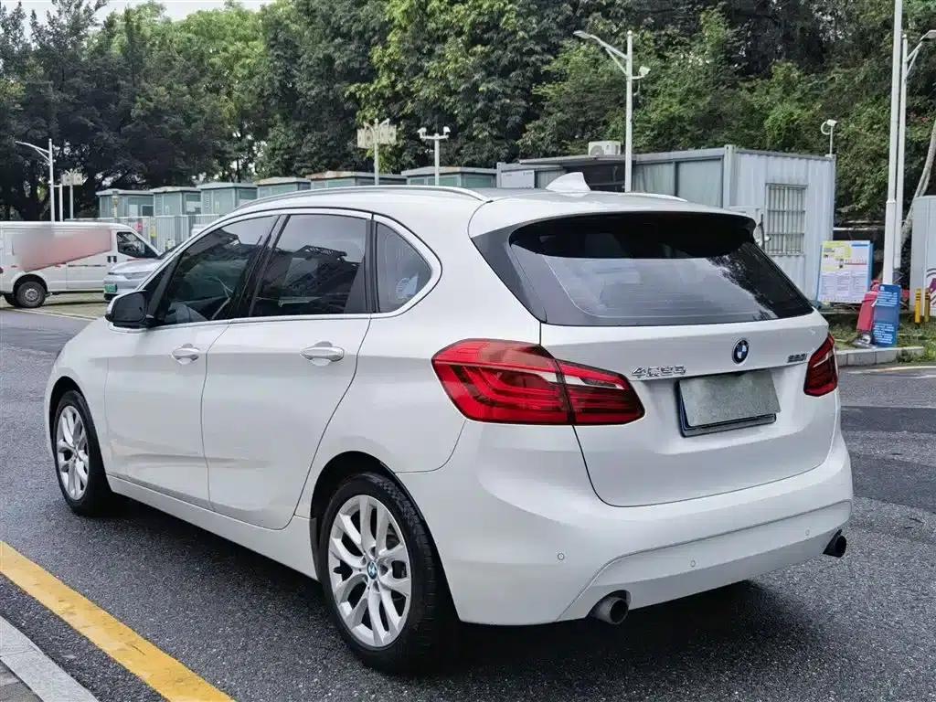 2016 BMW 2 Series Gran Tourer 220i Leading Edition — миниатюра 5