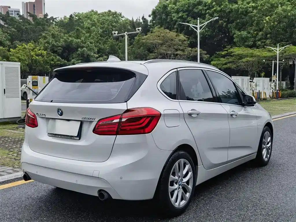 2016 BMW 2 Series Gran Tourer 220i Leading Edition — миниатюра 7