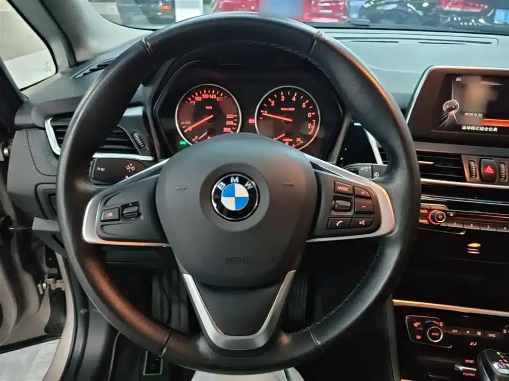 2016 BMW 2 Series Gran Tourer 218i Sport Design Package — миниатюра 11