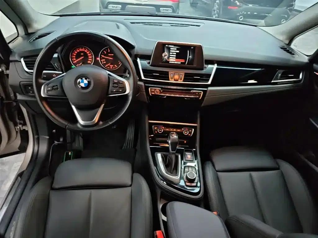 2016 BMW 2 Series Gran Tourer 218i Sport Design Package — миниатюра 10
