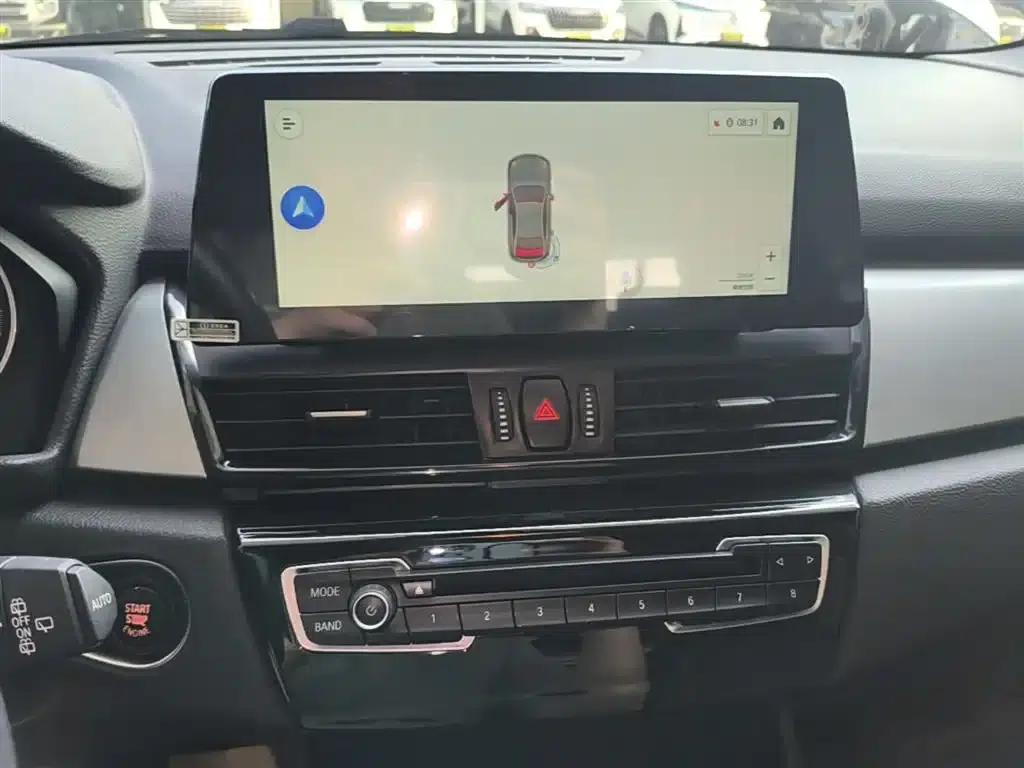 2016 BMW 2 Series Gran Tourer 218i Leading Edition — миниатюра 13