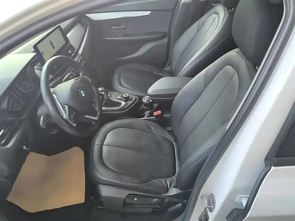 2016 BMW 2 Series Gran Tourer 218i Leading Edition — миниатюра 15