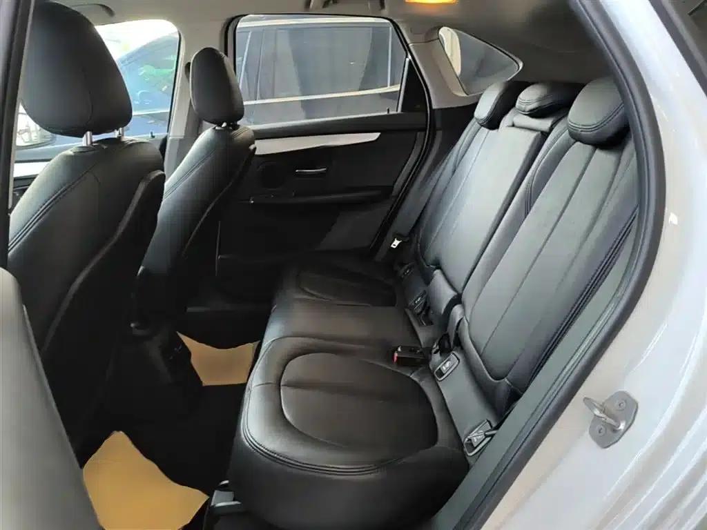 2016 BMW 2 Series Gran Tourer 218i Leading Edition — миниатюра 17