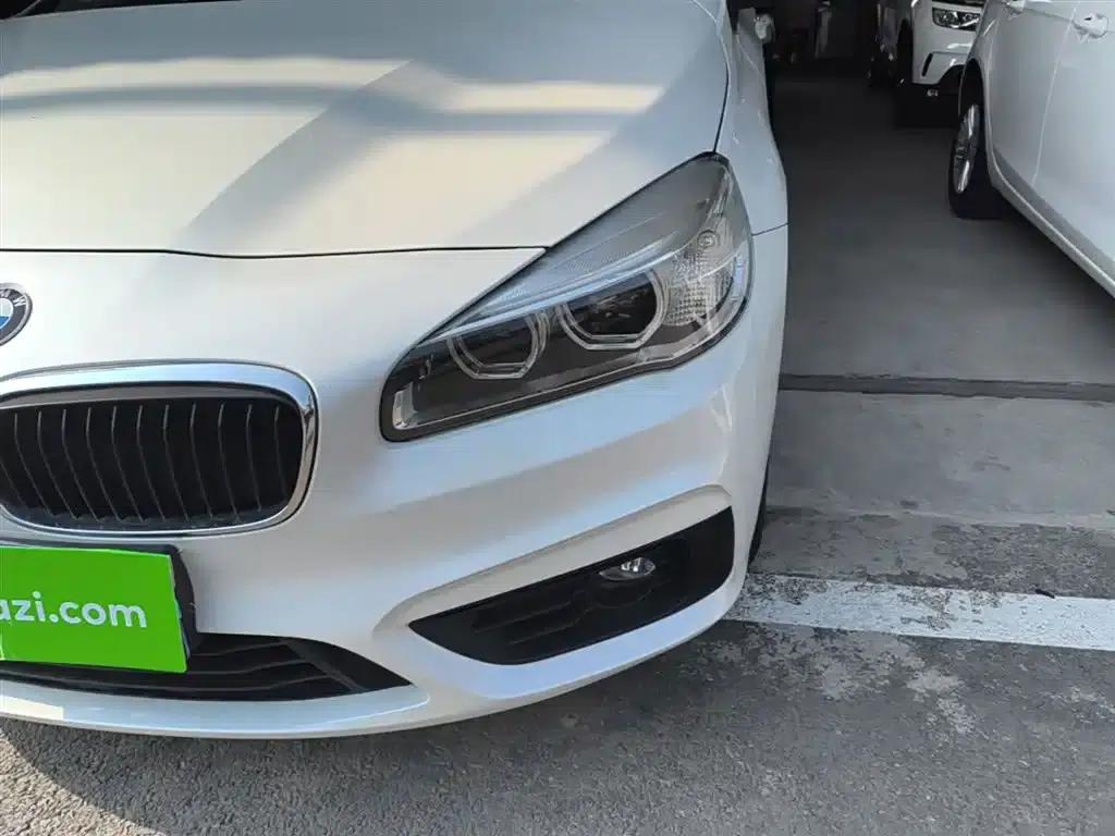 2016 BMW 2 Series Gran Tourer 218i Leading Edition — миниатюра 24