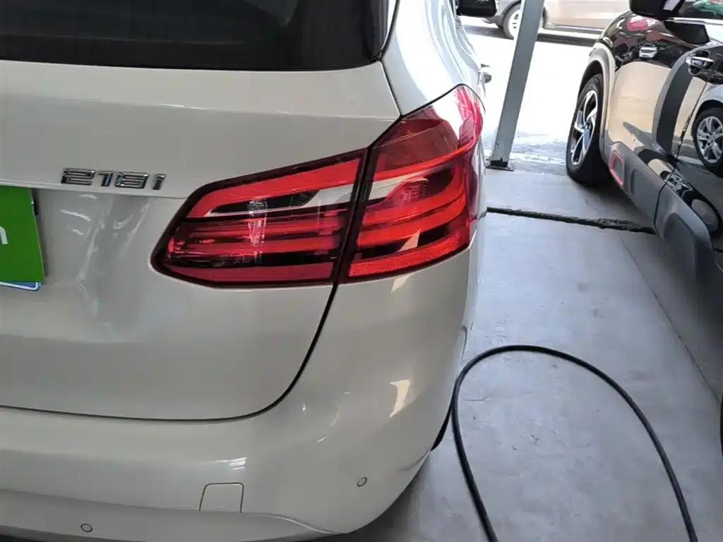 2016 BMW 2 Series Gran Tourer 218i Leading Edition — миниатюра 8