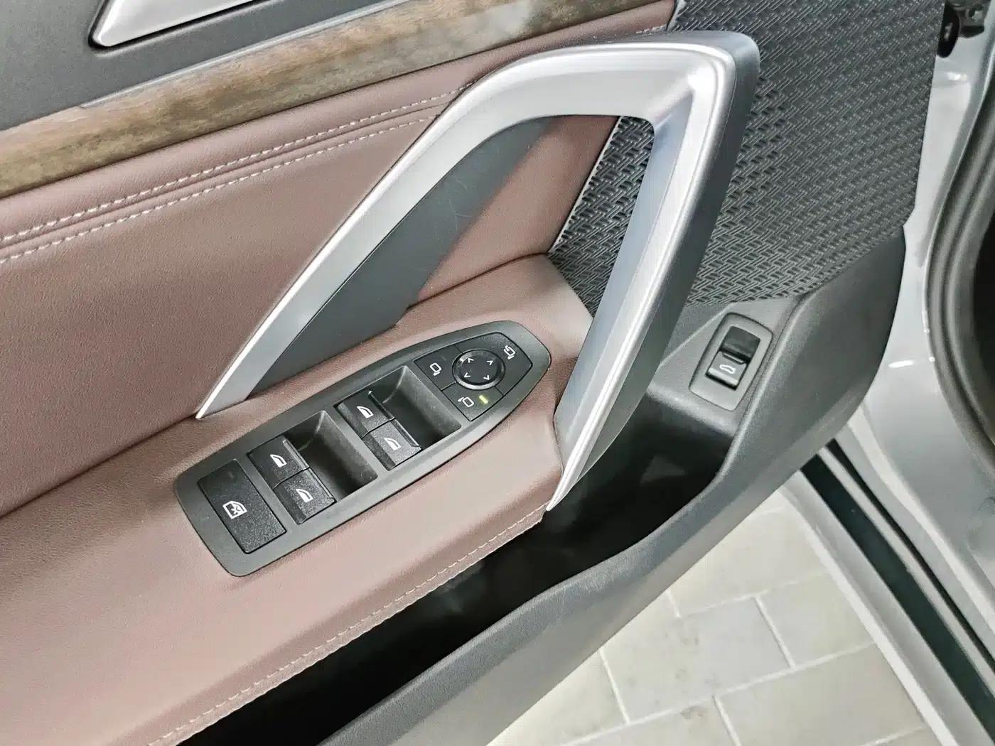 BMW iX1 2023 xDrive30L X Design Package — миниатюра 19