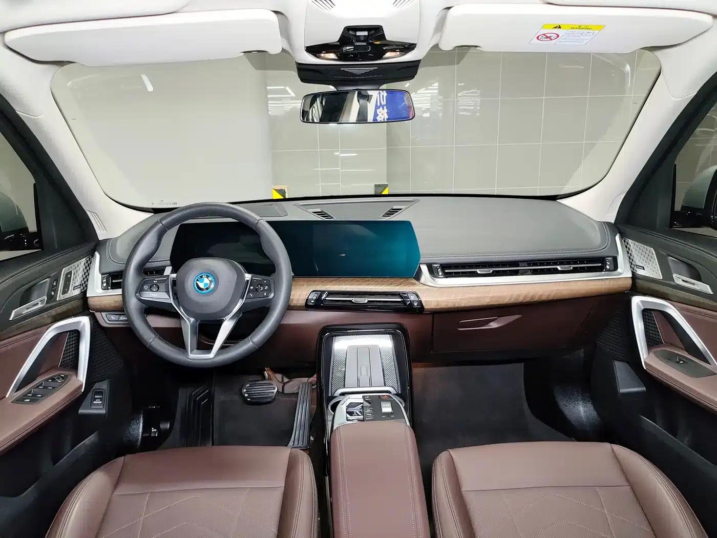 BMW iX1 2023 xDrive30L X Design Package — миниатюра 20