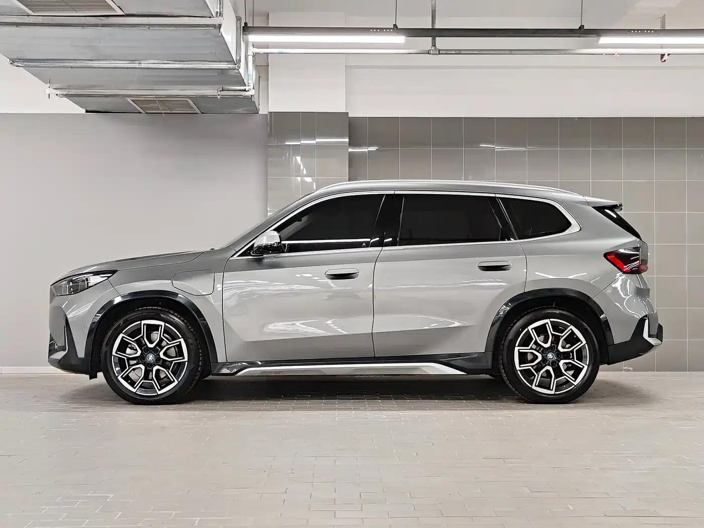 BMW iX1 2023 xDrive30L X Design Package — миниатюра 3